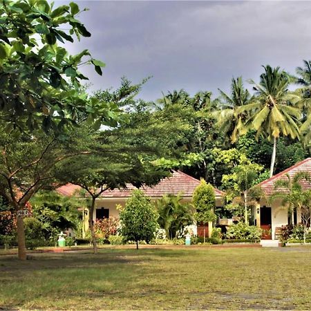 D'Batur Hotel Senggigi Bagian luar foto