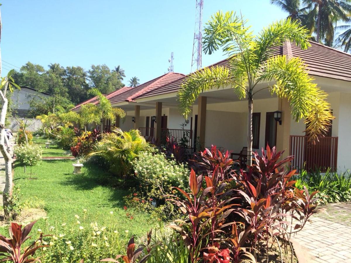 D'Batur Hotel Senggigi Bagian luar foto