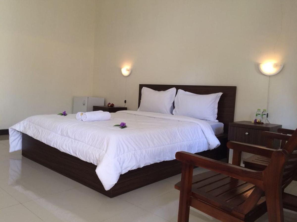 D'Batur Hotel Senggigi Bagian luar foto