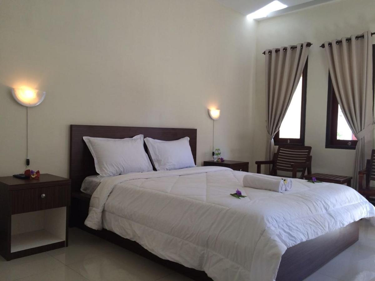 D'Batur Hotel Senggigi Bagian luar foto