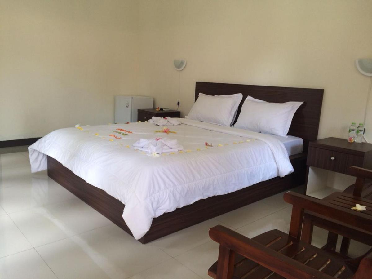 D'Batur Hotel Senggigi Bagian luar foto