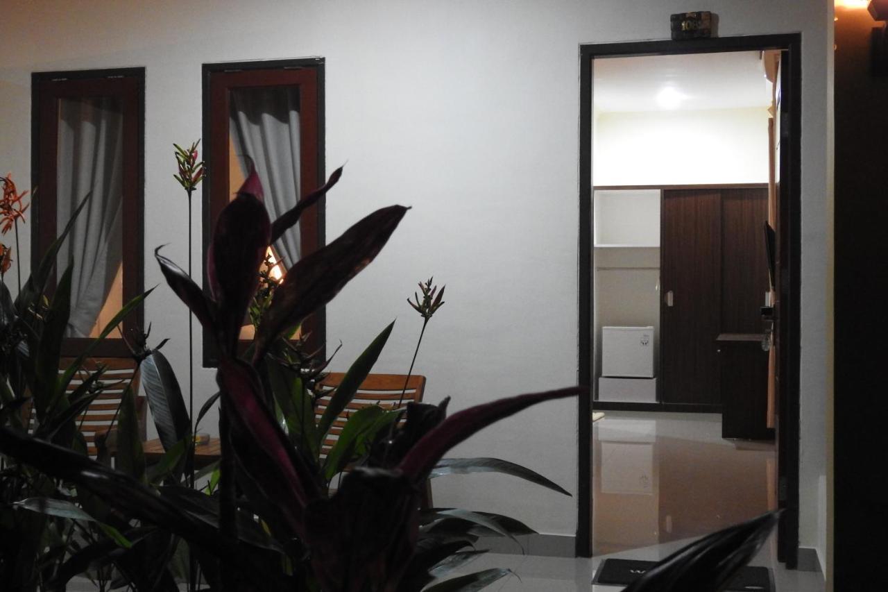D'Batur Hotel Senggigi Bagian luar foto