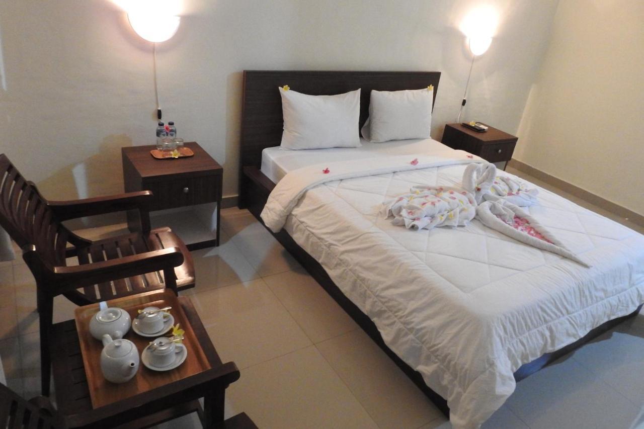 D'Batur Hotel Senggigi Bagian luar foto