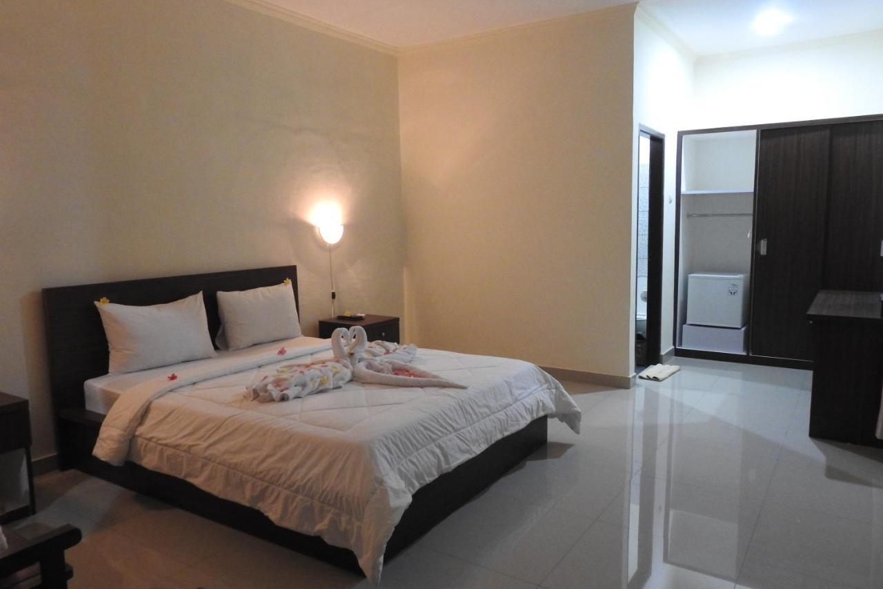 D'Batur Hotel Senggigi Bagian luar foto