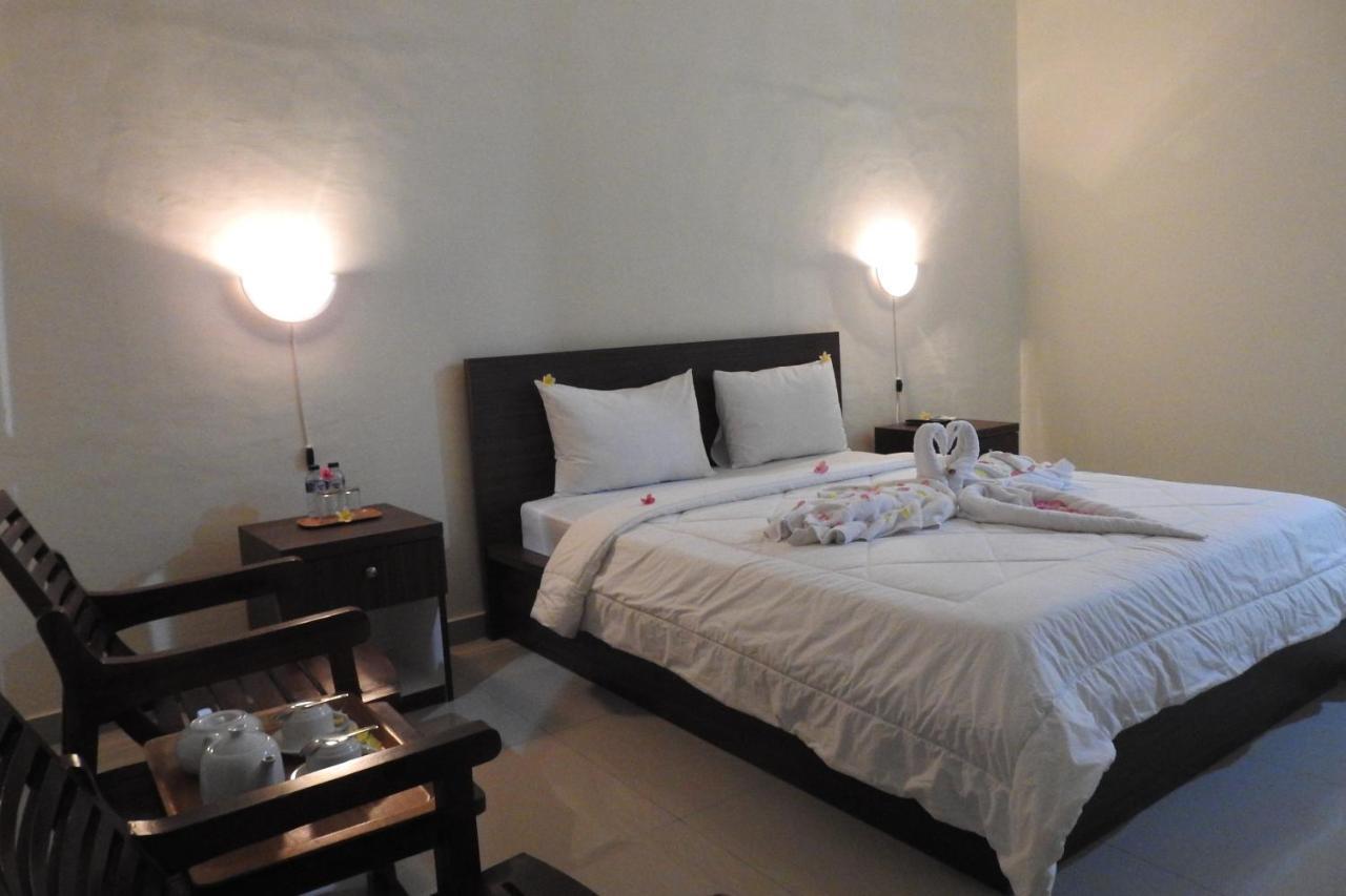 D'Batur Hotel Senggigi Bagian luar foto