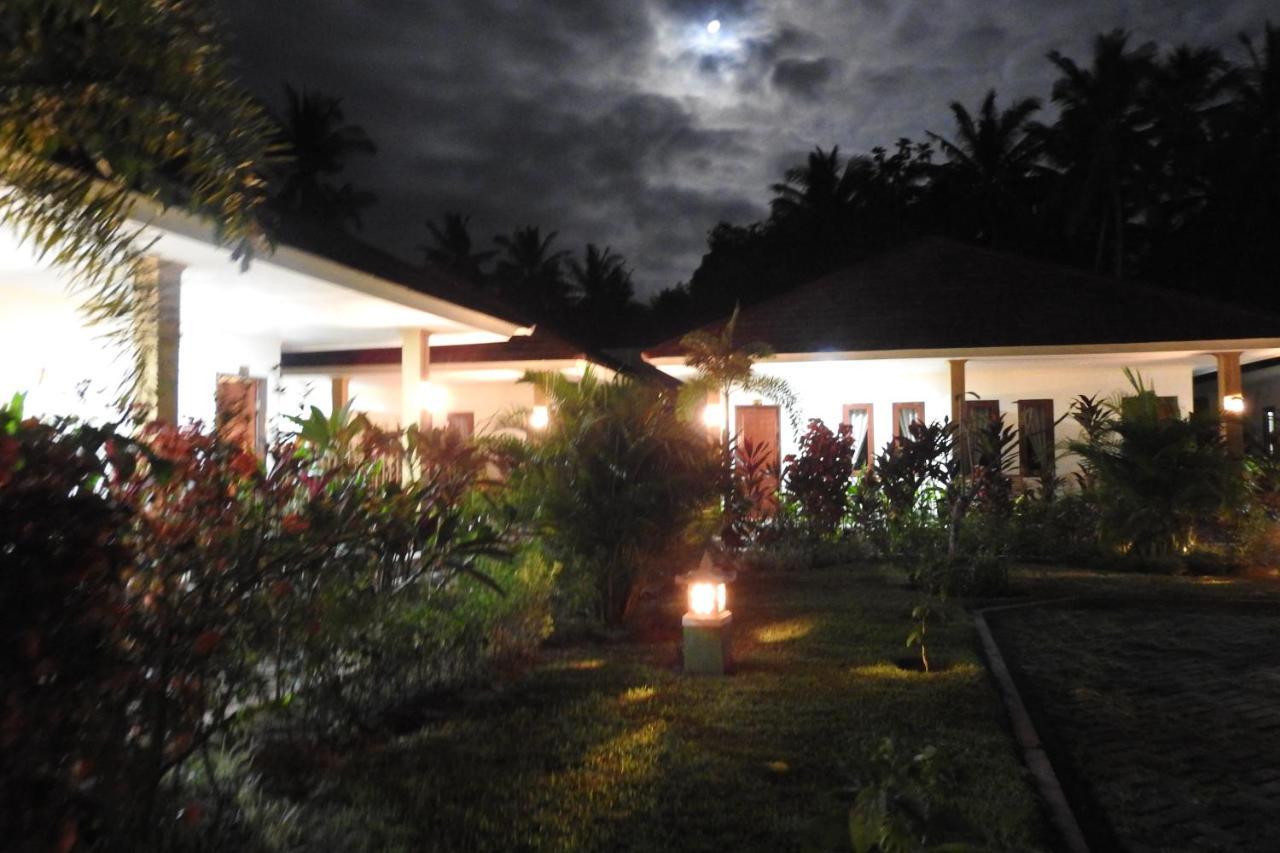 D'Batur Hotel Senggigi Bagian luar foto