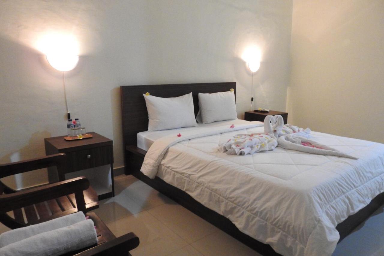 D'Batur Hotel Senggigi Bagian luar foto