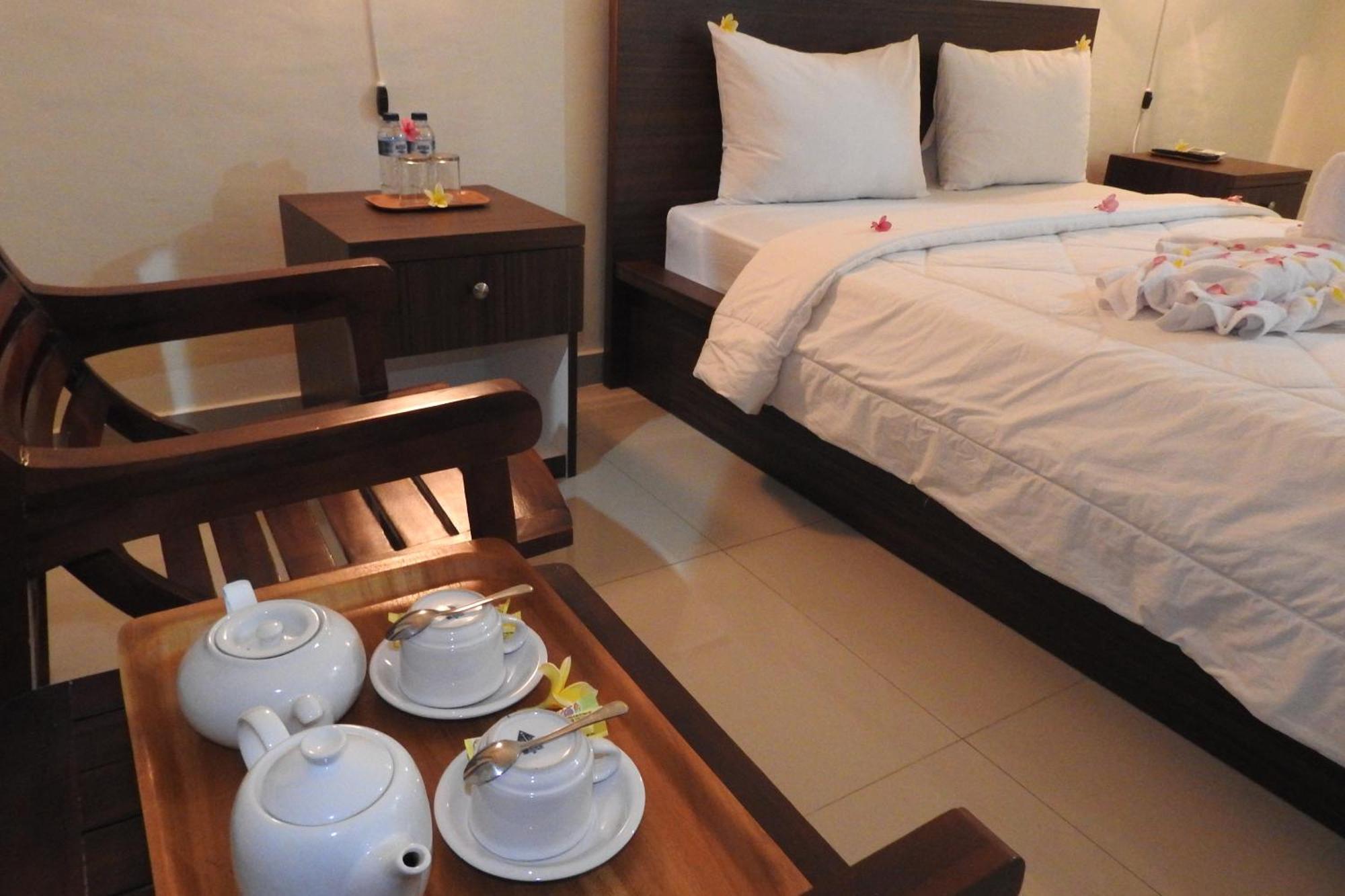 D'Batur Hotel Senggigi Ruang foto